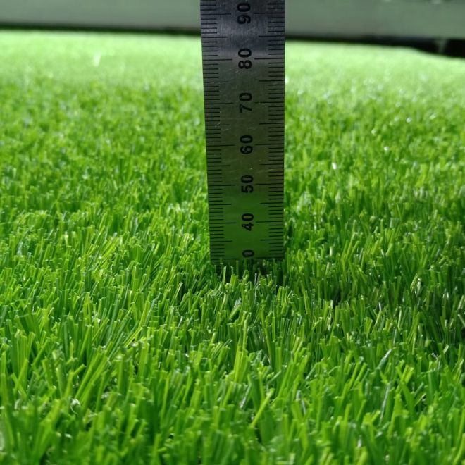 Kunstrasen Maß Rolle vorn